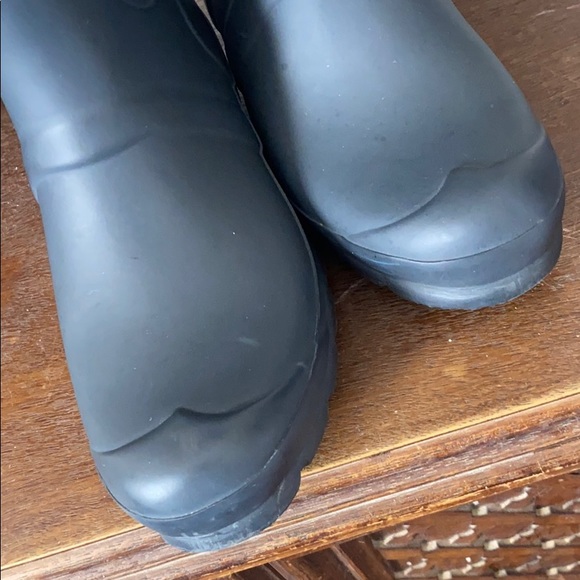 Navy Blue Original Tall Hunter Rainboot includes blue tall hunter socks - Picture 6 of 7